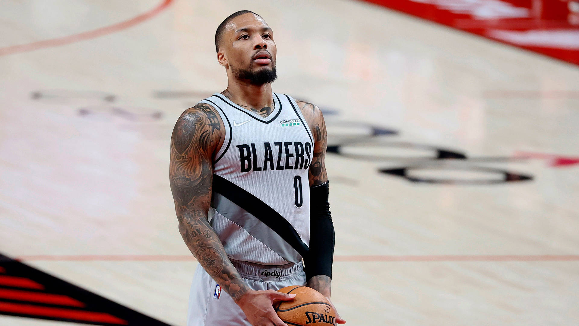 美媒建议掘金瞄准5全明星:3人4签换利拉德可行?