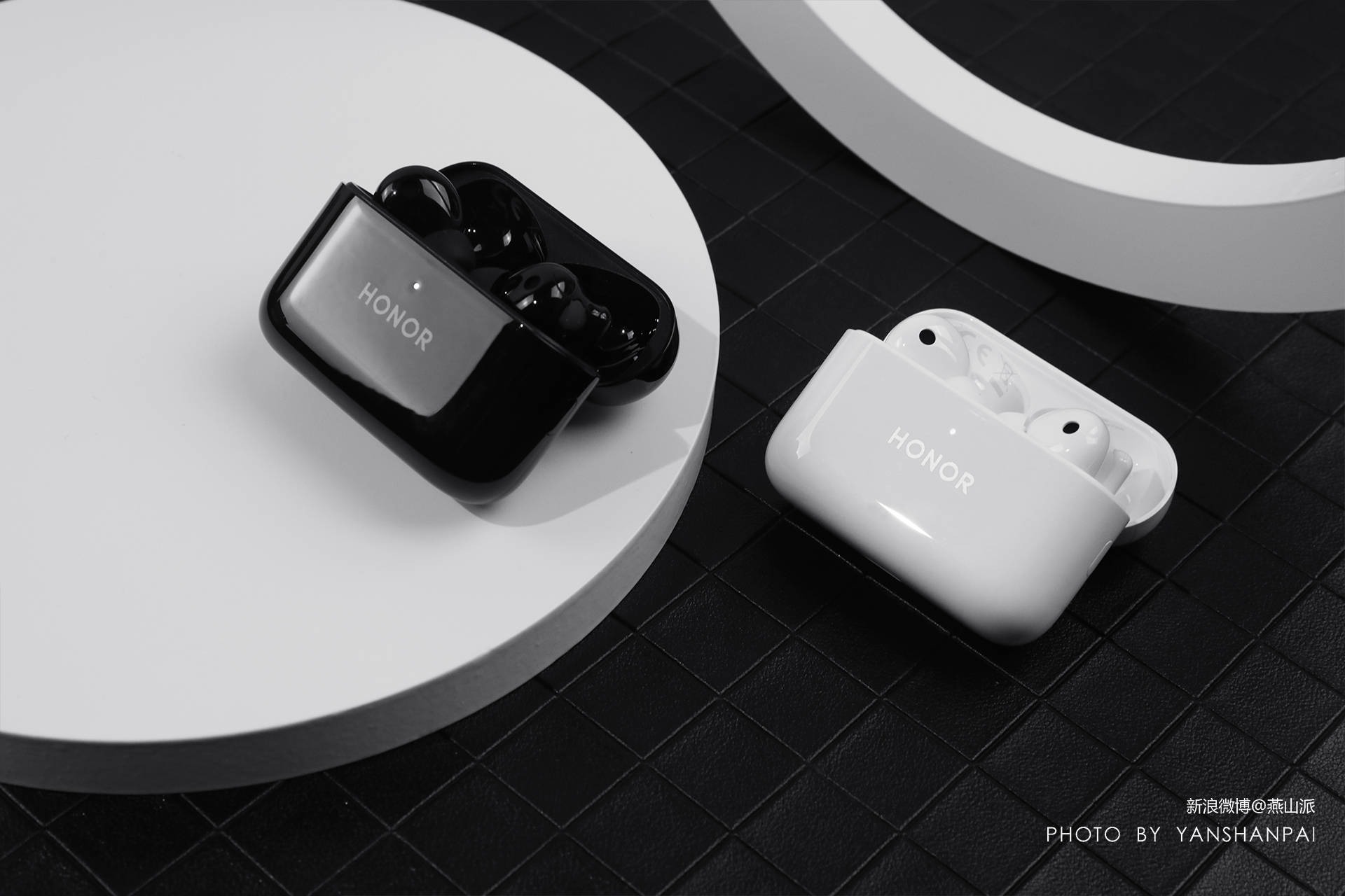 原创荣耀earbuds2se上手黑白分明降噪音质续航全在线