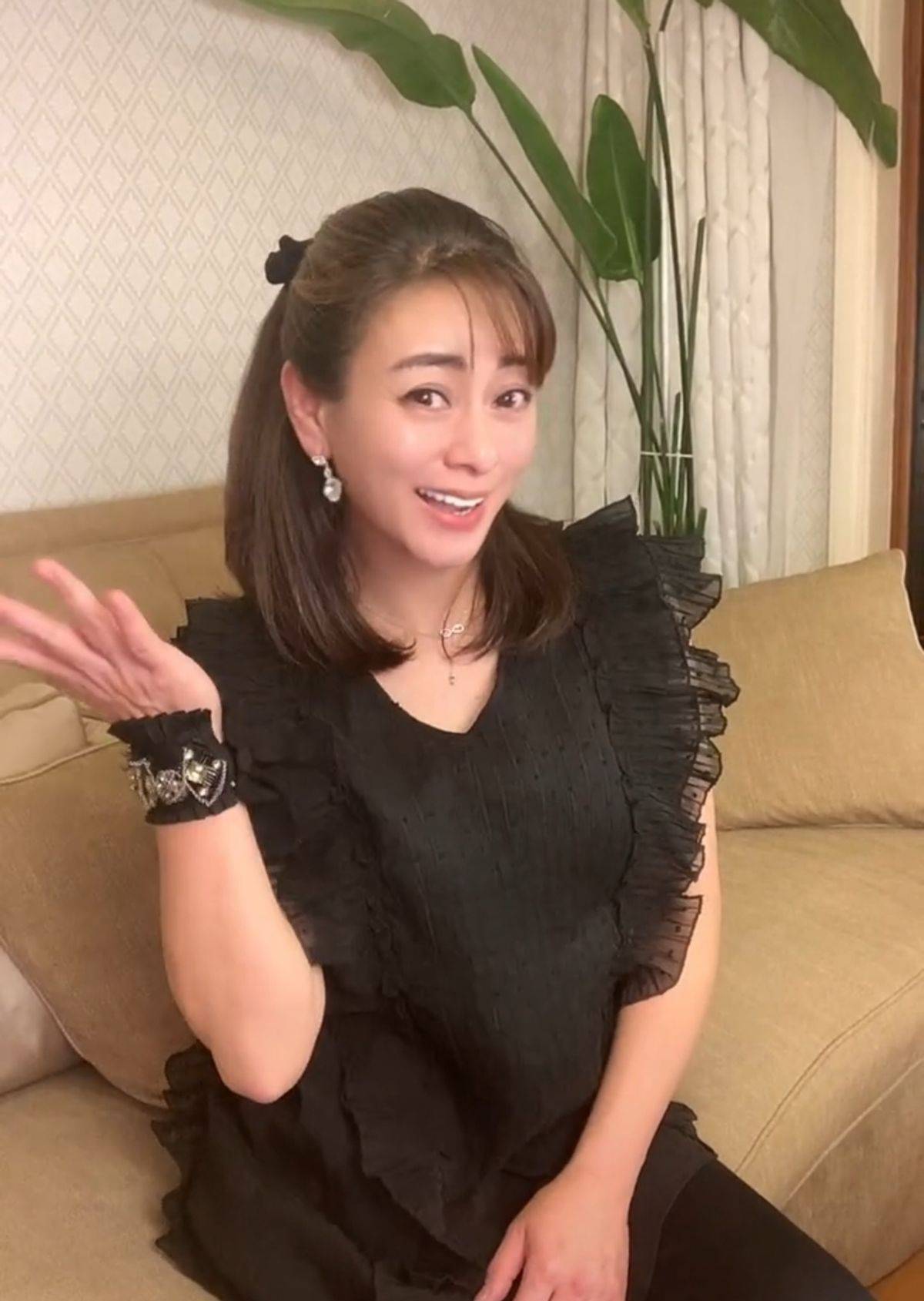 龙女郎李婷宜小腹隆起疑怀孕?亲自辟谣回应,曾未婚产子嫁富商