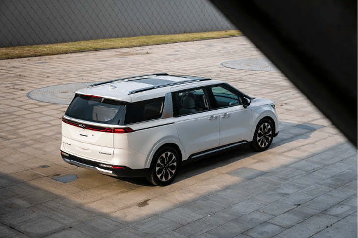 起亚国产嘉华最新消息 将8月5日正式上市 采用全新品牌标识