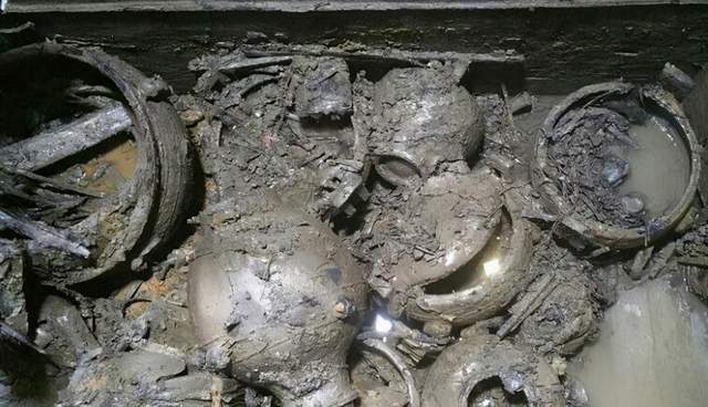 梦境解析，黑棺车队与尸骨的意象与学业之谜