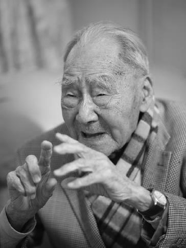 百岁翻译界泰斗许渊冲逝世书销中外百余本诗译英法唯一人