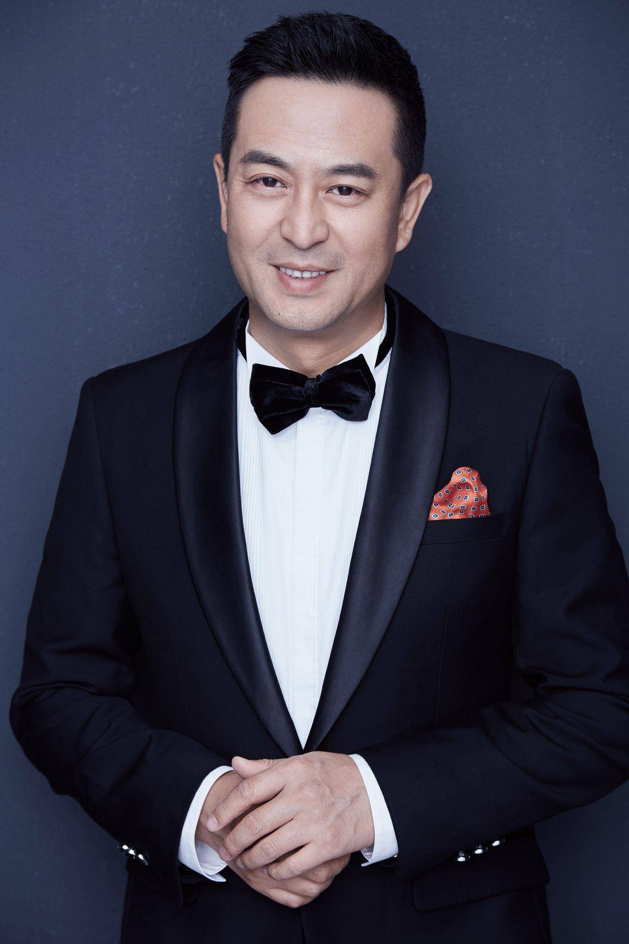 50岁张嘉译近照隐瞒了13年的二婚老婆原来是我们熟悉的视后