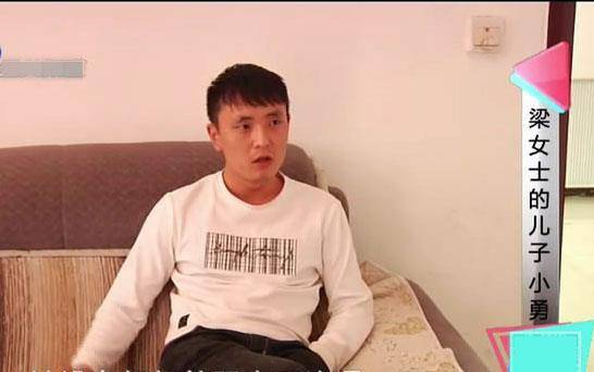 女子以为婆婆重男轻女,带着女儿离家出走,没想到是丈夫在背后使坏