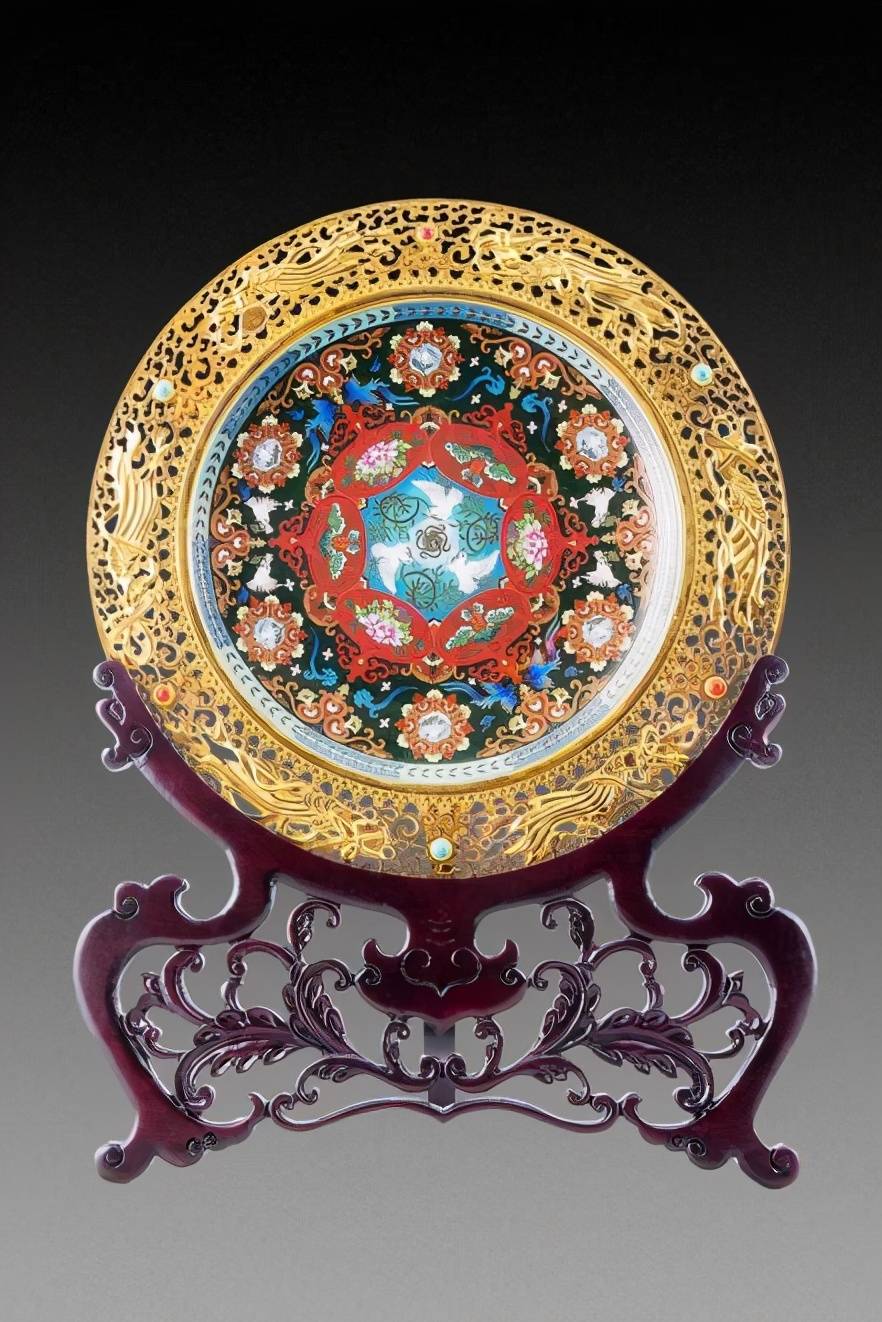 国礼大师钟连盛《华夏盛世尊》创当代景泰蓝最高拍卖纪录!_作品