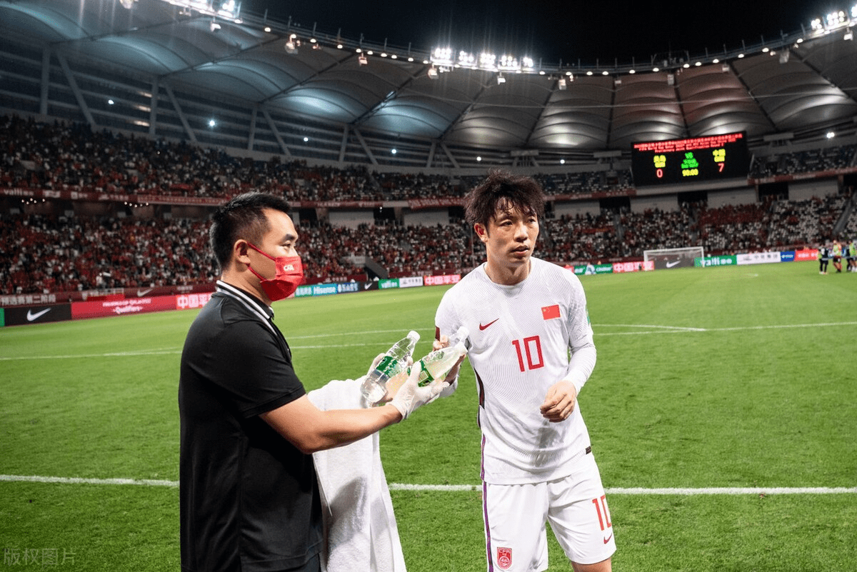 张稀哲父亲现身说法,解开背后的答案_国足