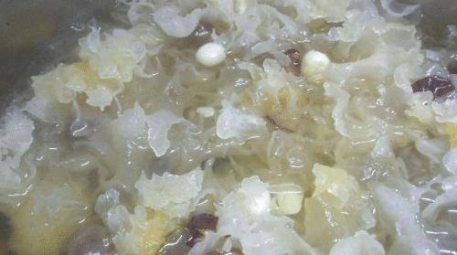银耳为什么要泡水 993b9be090e347dfbad75c7f3f46c76a.jpeg