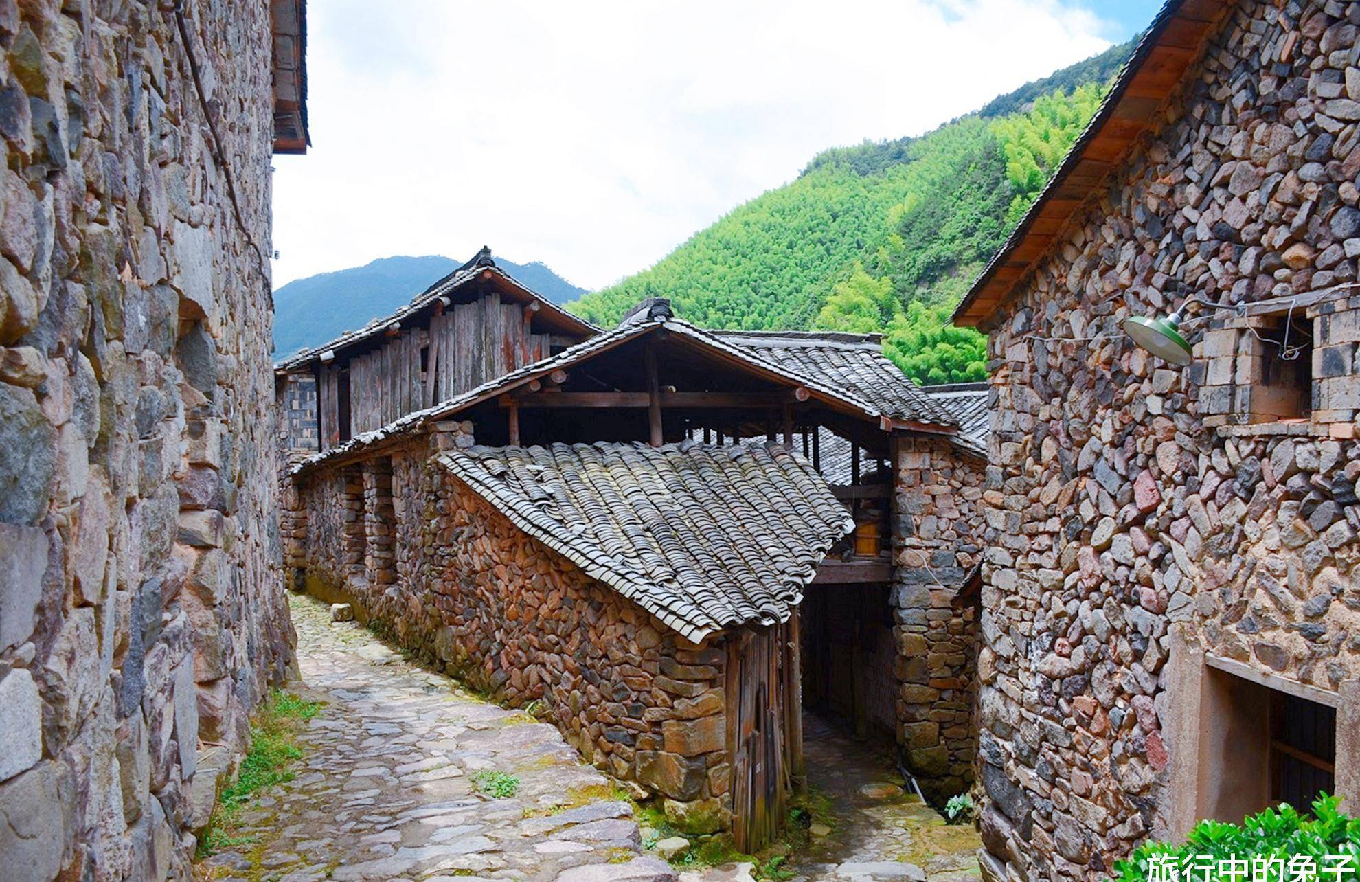 原创浙江600多年古村,房子由石头垒成,原汁原味不要门票