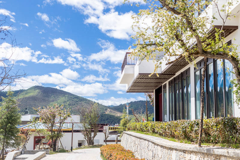 原创住赏迪庆月光城英迪格酒店,在香巴拉藏秘之地时髦避世