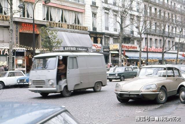 老照片70年代苏联游客眼中的法国巴黎街头