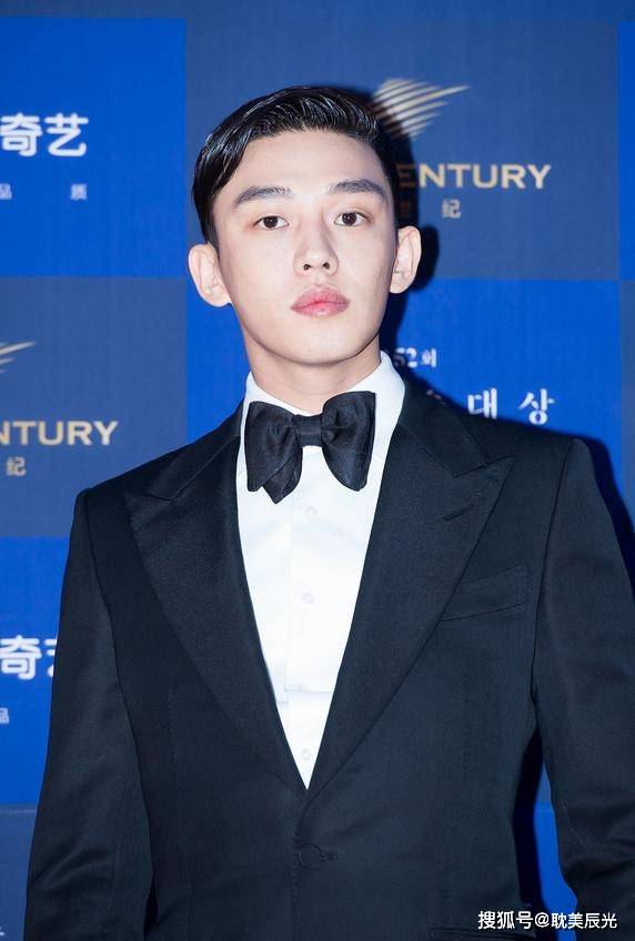 刘亚仁恋情公开社交媒体撒狗粮真爱都该得到祝福