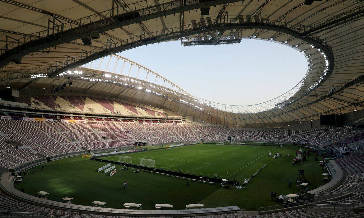卡塔尔:不接种新冠疫苗的球迷将无法现场观看2022世界杯_哈立德