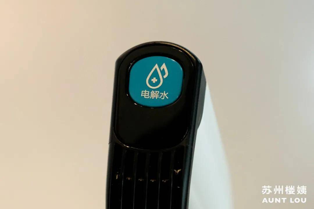 实测|加强版实测！优瑞家洗地机吊打普通清洁法，猫毛、酱油、泡面……一拖即净！