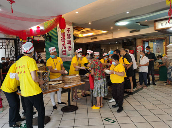 2011年,雨花长老的弟子大行法师传承发扬,雨花长老慈悲大爱的精神,在