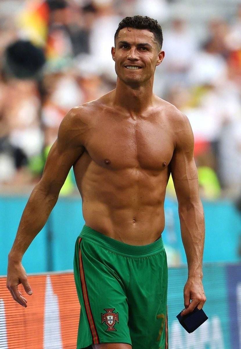 c罗17年的身材对比,自律有多重要?看完你就知道了_中国