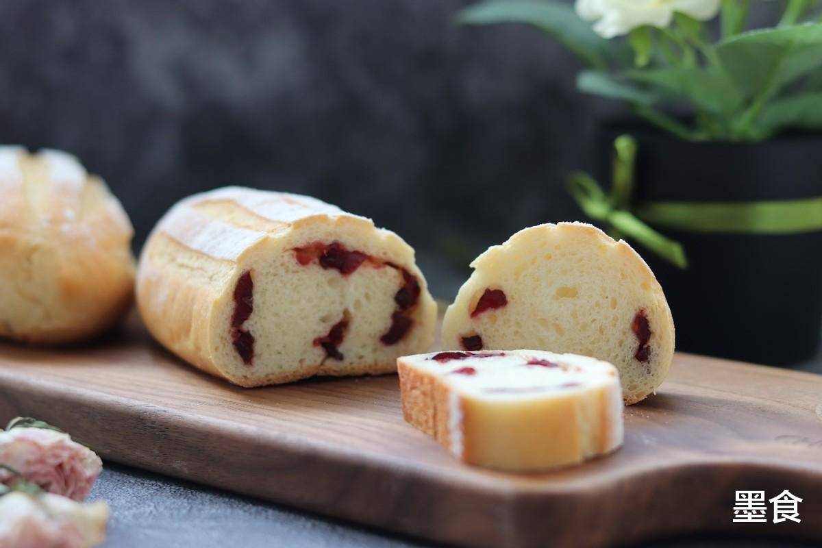 原创酸甜香软的蔓越莓吐司面包让你的早晨充满能量精神一整天