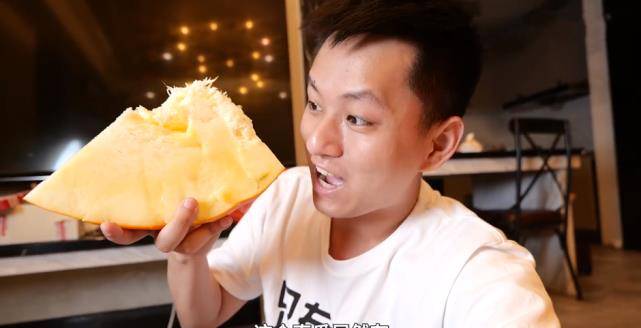 挑战300元吃一个月 fb8542705a4c42098cb8208a56c12718.jpeg