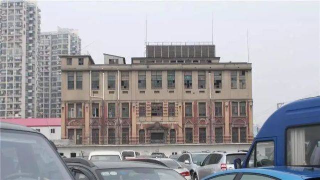 ��㡽���:������200��ǰ�ʹ��ڵı������Ƶ�