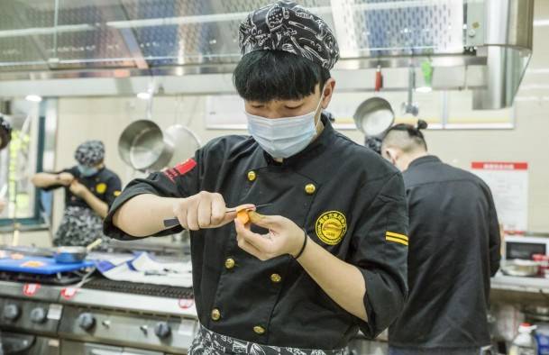 江苏新东方烹饪学校厨师培训有前途更有“钱途”！AG旗舰厅(图5)
