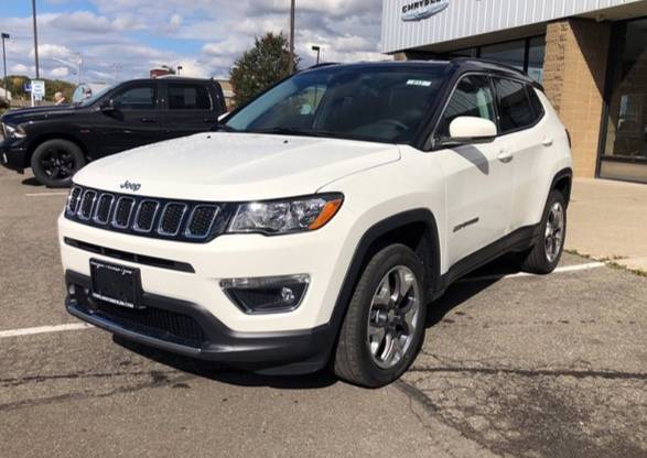 入门版jeep指南者实拍!2.4引擎 6at,预售13万,双色车身真帅气!