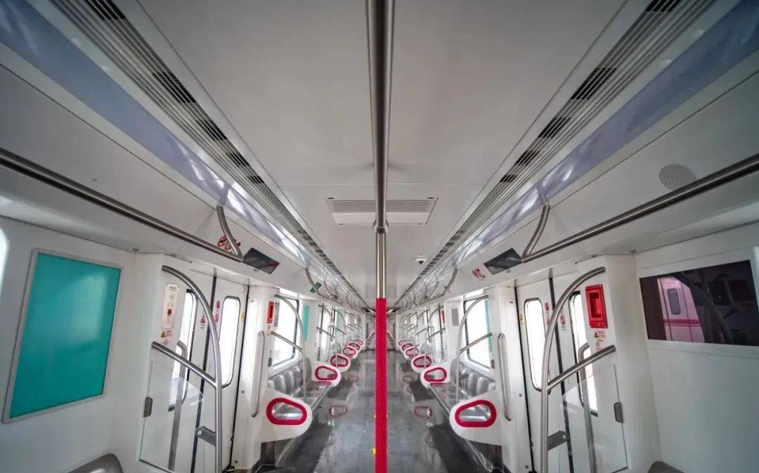 武汉这条地铁线座椅首设凹坑小伙伴坐起来更舒服