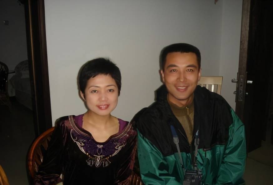 他是笑容最多央视主持,结婚多年妻子"成谜",今儿子是他的骄傲_郭志坚