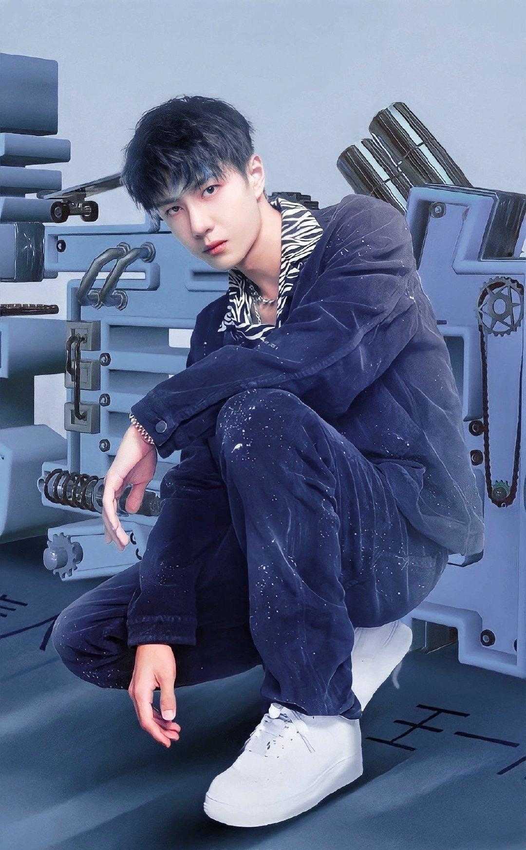 原创王一博优酷代言蓝色挑染发色,加盟湖南卫视《2021毕业礼》!