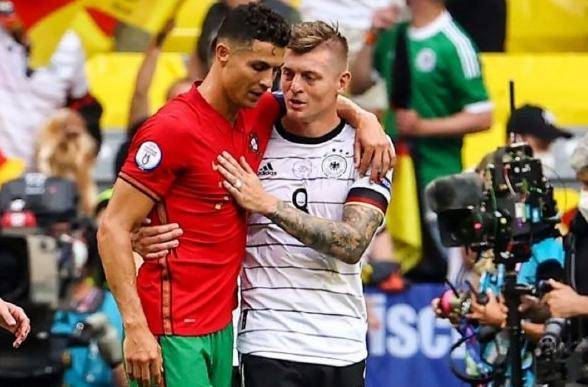 欧洲杯葡萄牙对法国回放 0c7fe76c81a74580a2815ad2292a45ef.jpeg