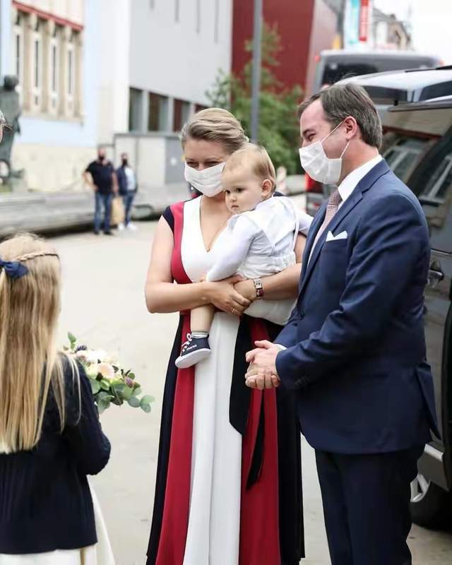 原创卢森堡王储一家亮相现幸福肥查尔斯小王子再收壕礼一脸懵真有趣
