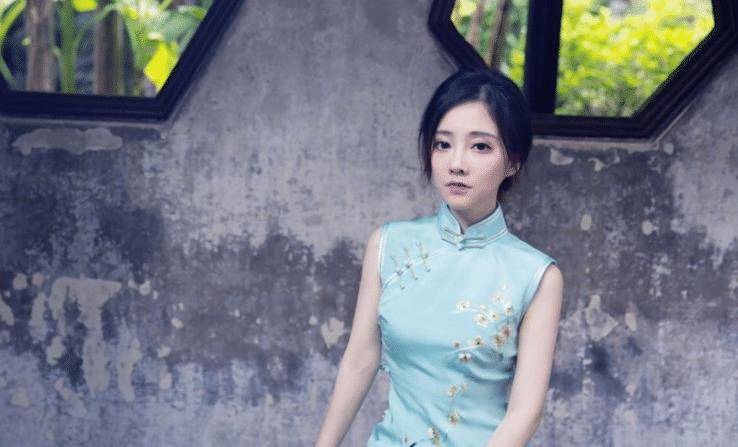 冯提莫又对英文歌 Pam Pam 下手了网友直呼 又洗脑又好听 可可英语 在线英语学习 每日英语学习 免费英语学习网站