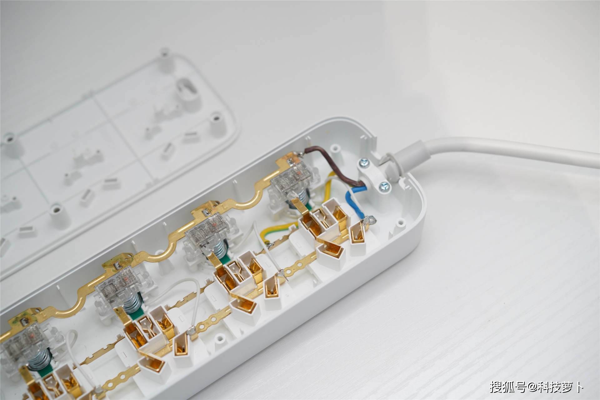 好一点的小排插 a231a98201ed41fc95bb6699c089a187.jpeg