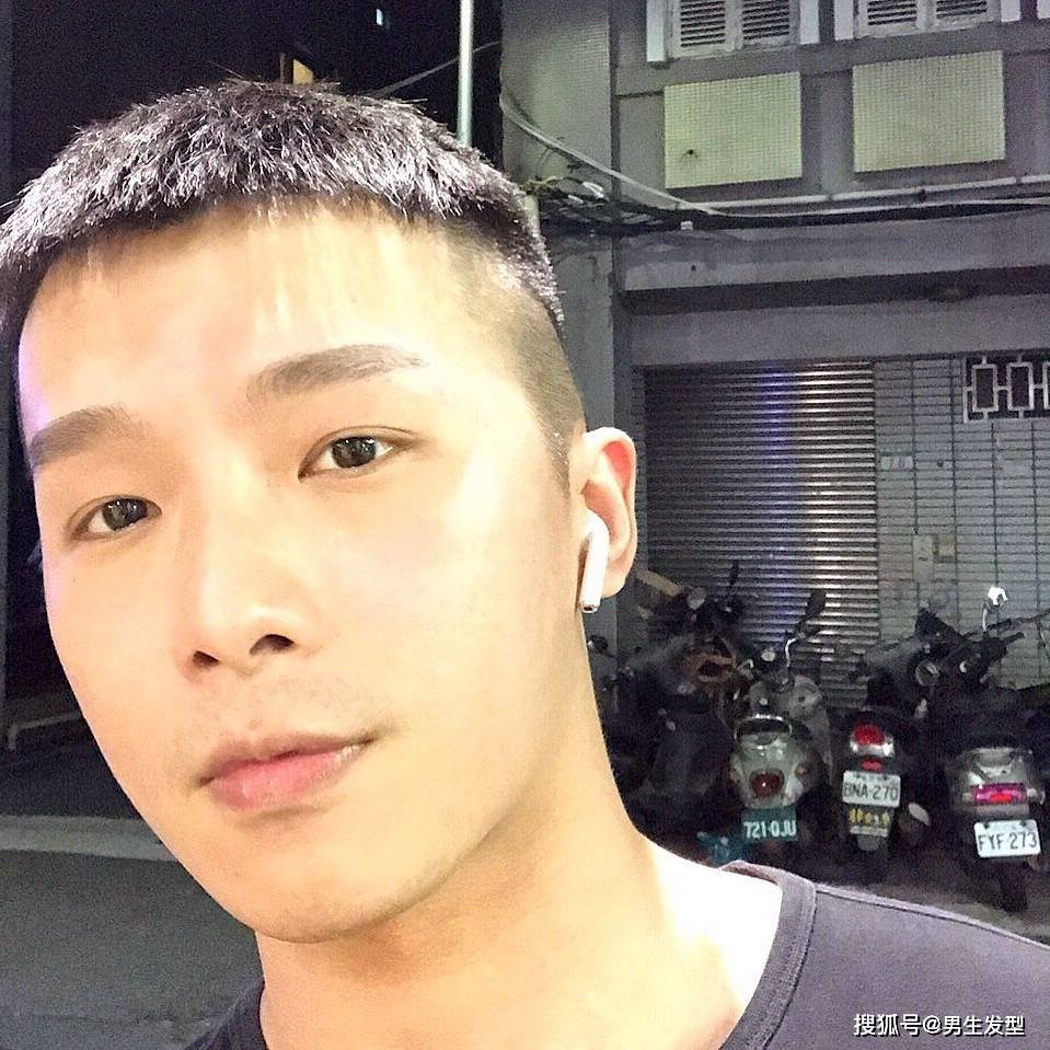 原創30歲男生的精緻髮型清爽乾淨不會悶熱夏季滿滿的帥氣時尚感