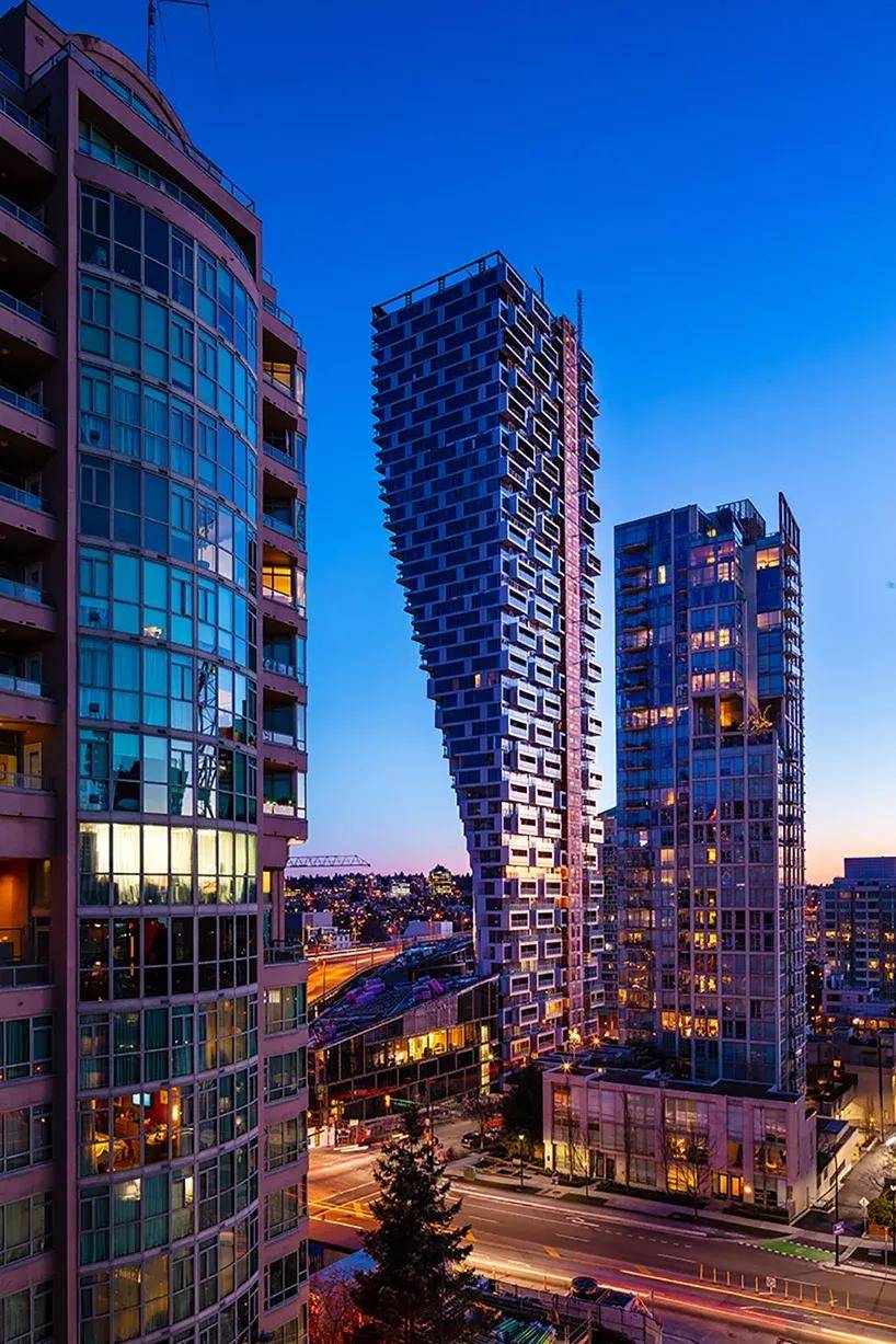 这座建筑是由big建筑公司设计的,并于去