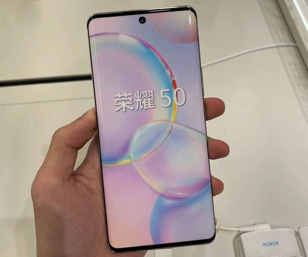 华为|仅2699元！预约量突破75万，120Hz超曲面屏+1亿像素+66W闪充