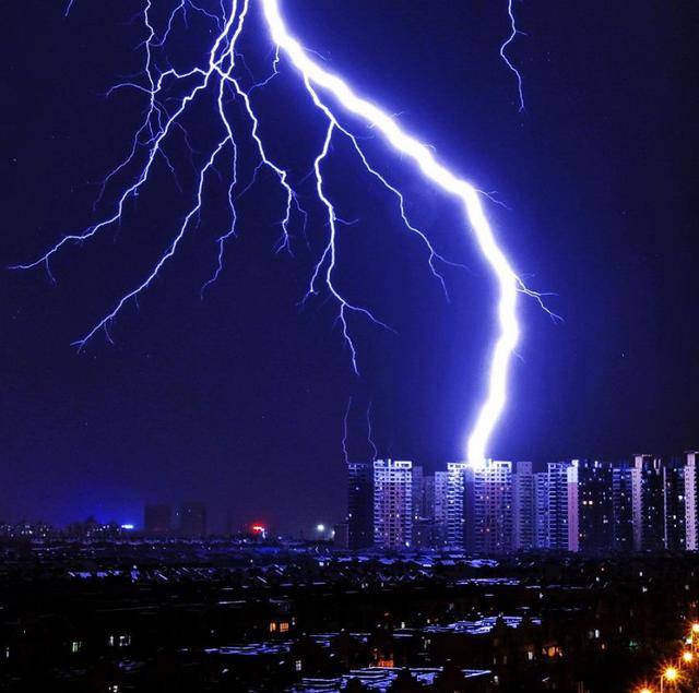 什么时候才不会打雷 8bf47657267b4804a30099004164b514.jpeg