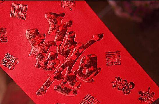 梦境的隐喻，梦见死去的人给红包的深层含义解析