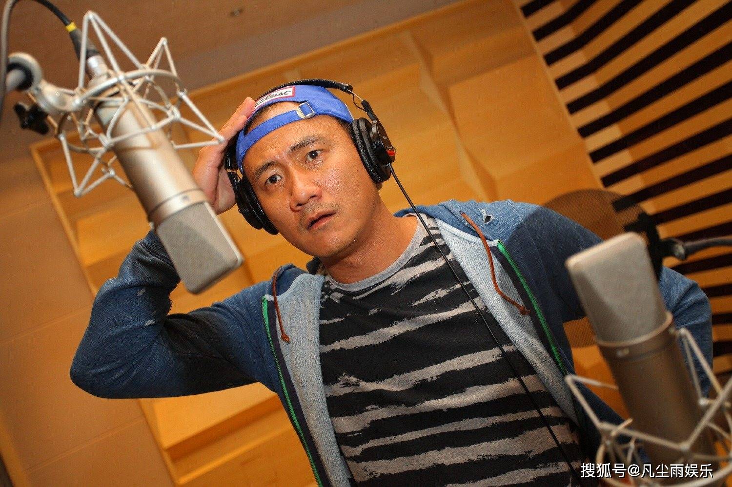 也有在两部现代片《好奇害死猫》《一江春水向东流》中扮演负心汉