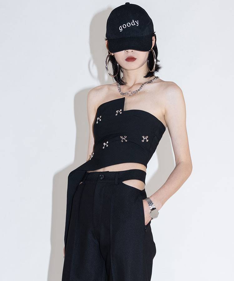 日常穿搭这个夏天流行甜酷风矛盾感造型要这样搭