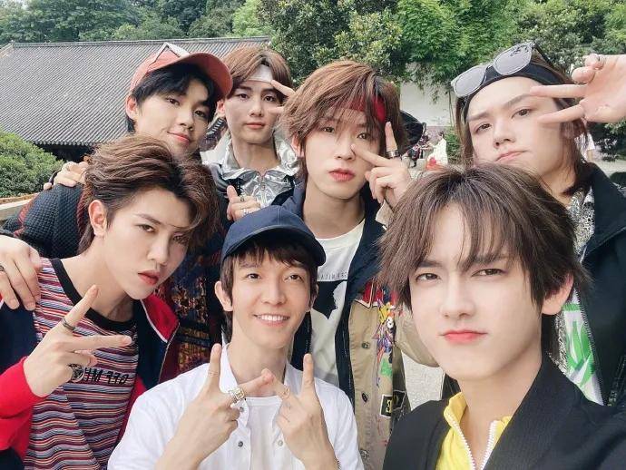 郭导微博都是和帅哥合照~未来几年看,2022—2025还会有几年好的