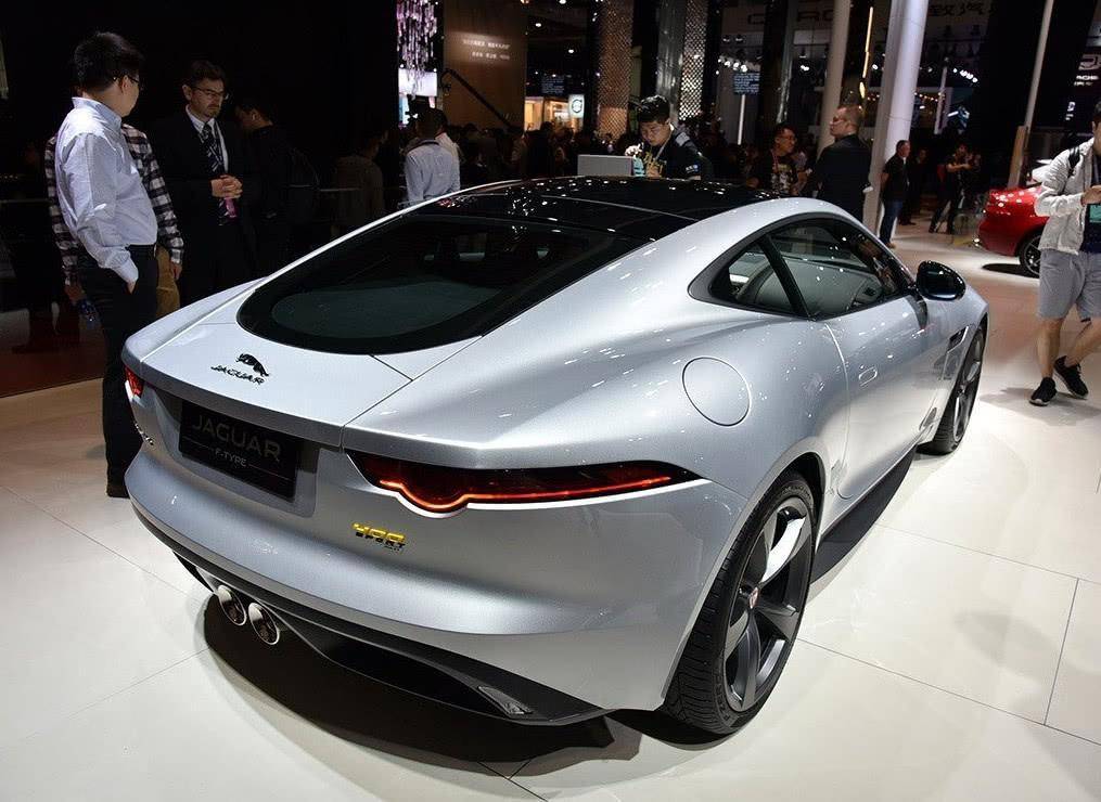 保时捷最便宜的跑车是718,而捷豹的f-type则可以说是718的宿敌