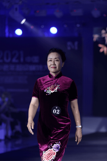 中国最美老年模特 3d985fa25d0f47ed9940a50939f2b1d7.png