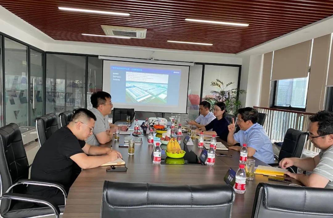 信丰县委书记何善锦,信丰县人民政府副县长赖根生,信丰县高新技术产业