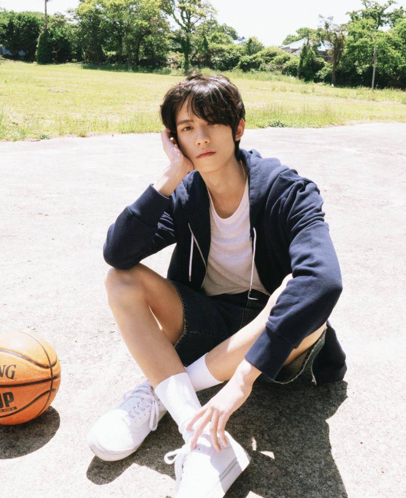 yg签的首位中国艺人,出道两年资源却很一般,还参演了许凯新剧_王一钧