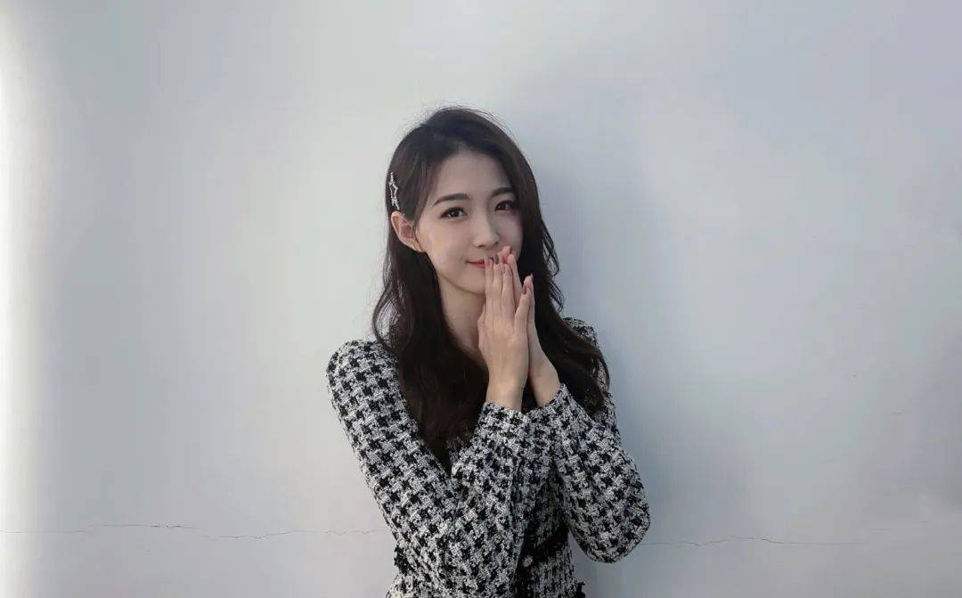 nba女主播雪儿是什么样的宝藏女孩专业解说高颜值大长腿多图分享