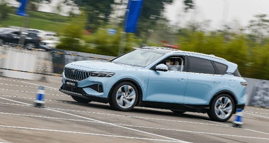 理想two终于来了换装四缸机明年有望发布