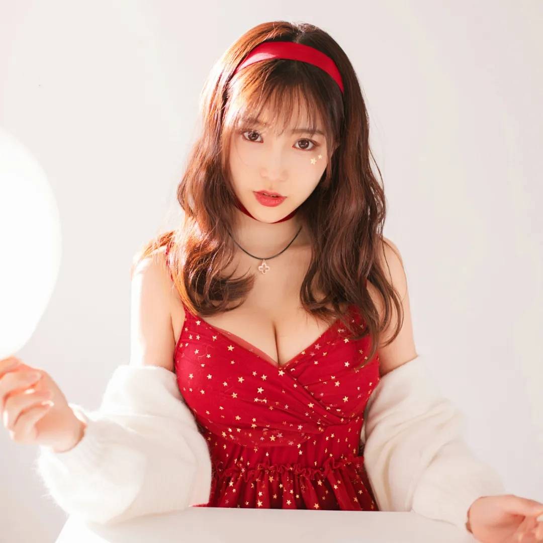 被女的倾慕好还是被女的喜欢好？ 追女孩的时候看动画好吗