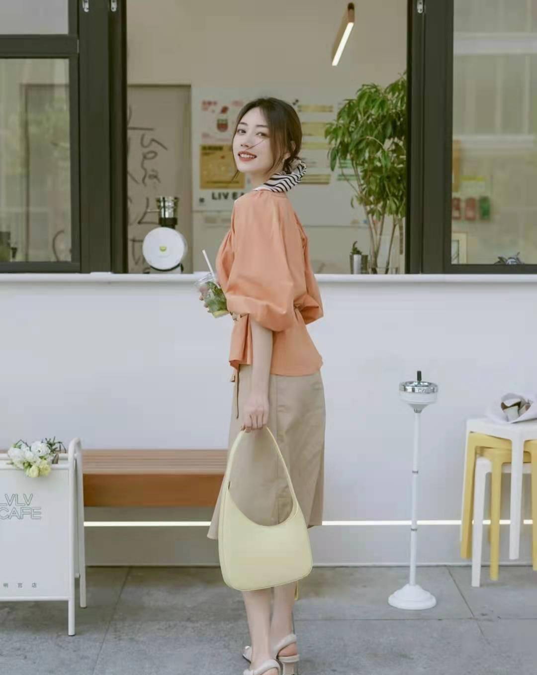 整体|“淑女色”选对，少女感十足的穿搭