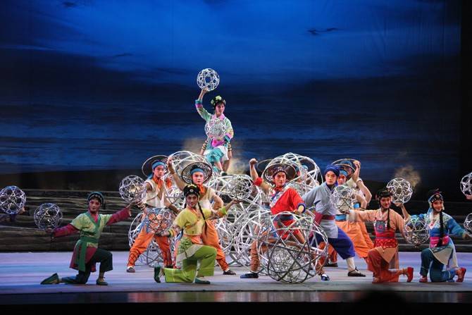 绵阳艺校│川剧舞蹈剧《滚灯》传承师徒情！