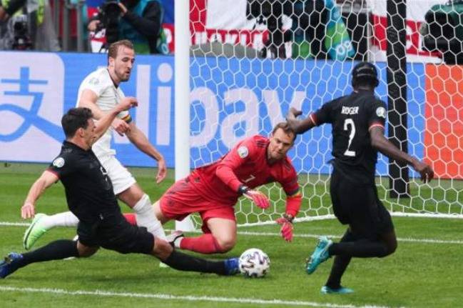 欧洲杯英格兰进球球迷 b95156c64f4e4da082d89f47a3903045.jpeg