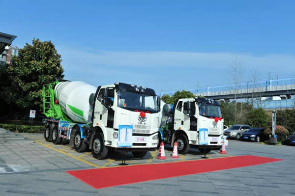 匠铸品质 一汽解放j6法规版搅拌车上市!——青岛鑫金成